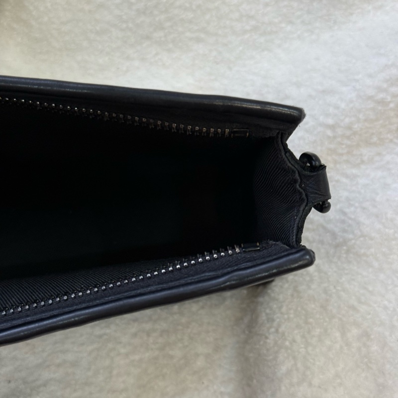 LV Gaston 黑壓紋斜背包 M81115✨最新晶片款-12