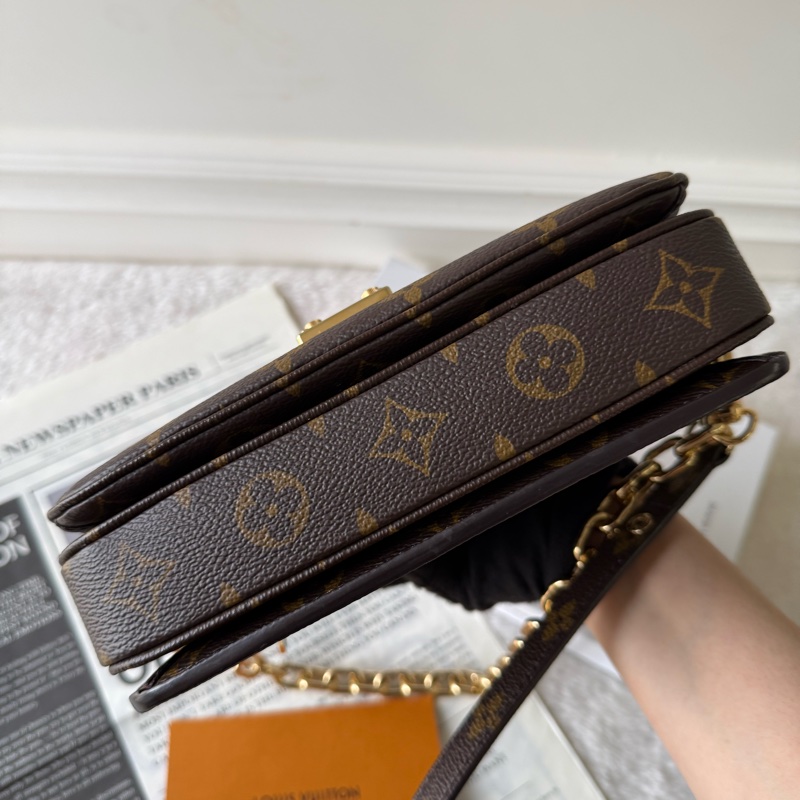 Pochette Metis East West 長型二用郵差包(棕色) M46279-2