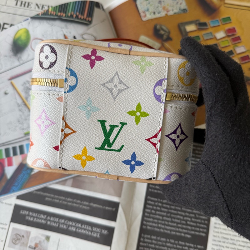 LV x TM Nice Nano 村上隆聯名限量手提化妝包(白彩)-3