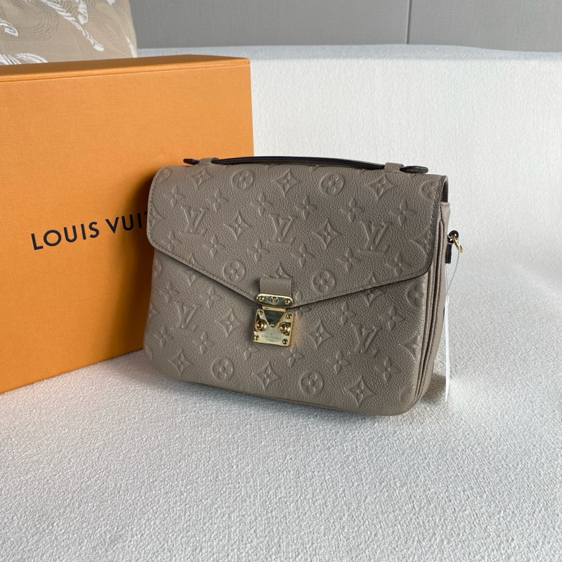 LV metis老花全皮壓紋郵差包 芯片款 大象灰金扣 牛皮 尺寸約24*19*5-5
