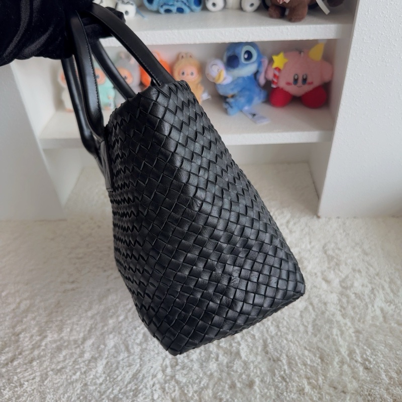 BV 編織黑色cabat小號手提單肩包 尺寸約31×16×24 材質:羊皮-3