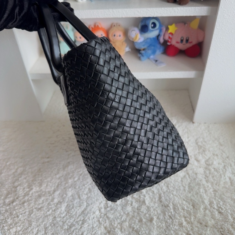 BV 編織黑色cabat小號手提單肩包 尺寸約31×16×24 材質:羊皮-4