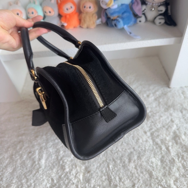 Loewe Amazona 28黑色麂皮手提包 麂皮 尺寸約29×13×17cm 配件:鎖鑰匙齊。-3