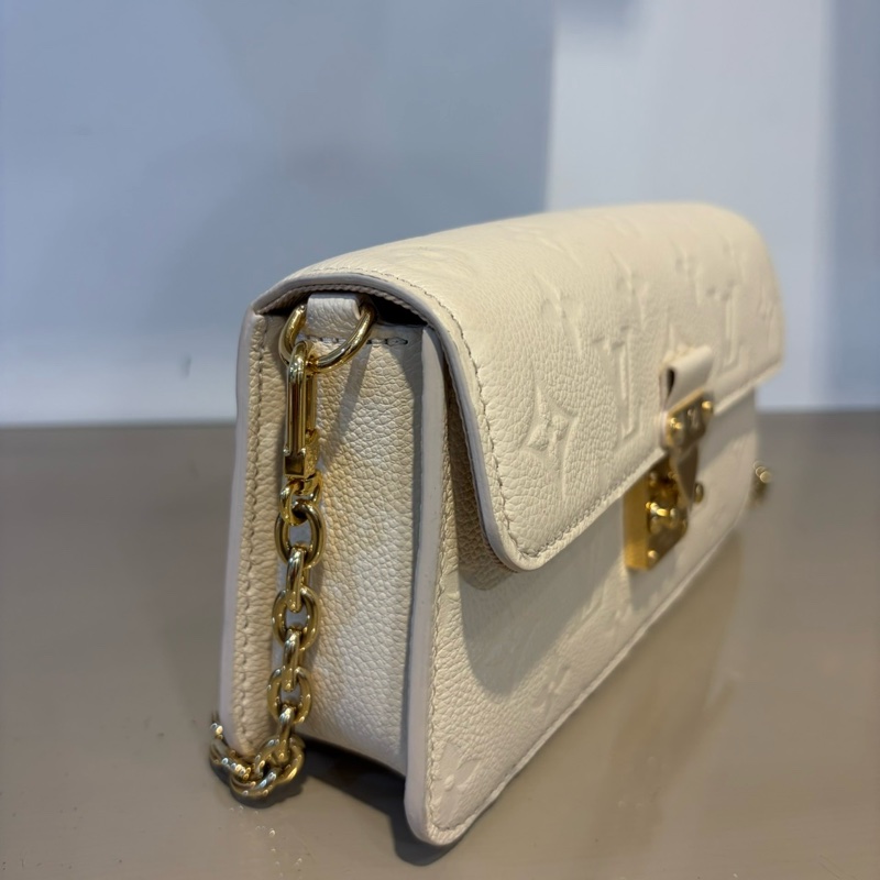 LV 白牛皮壓紋Wallet On Chain Metis斜背鍊包M82836-3
