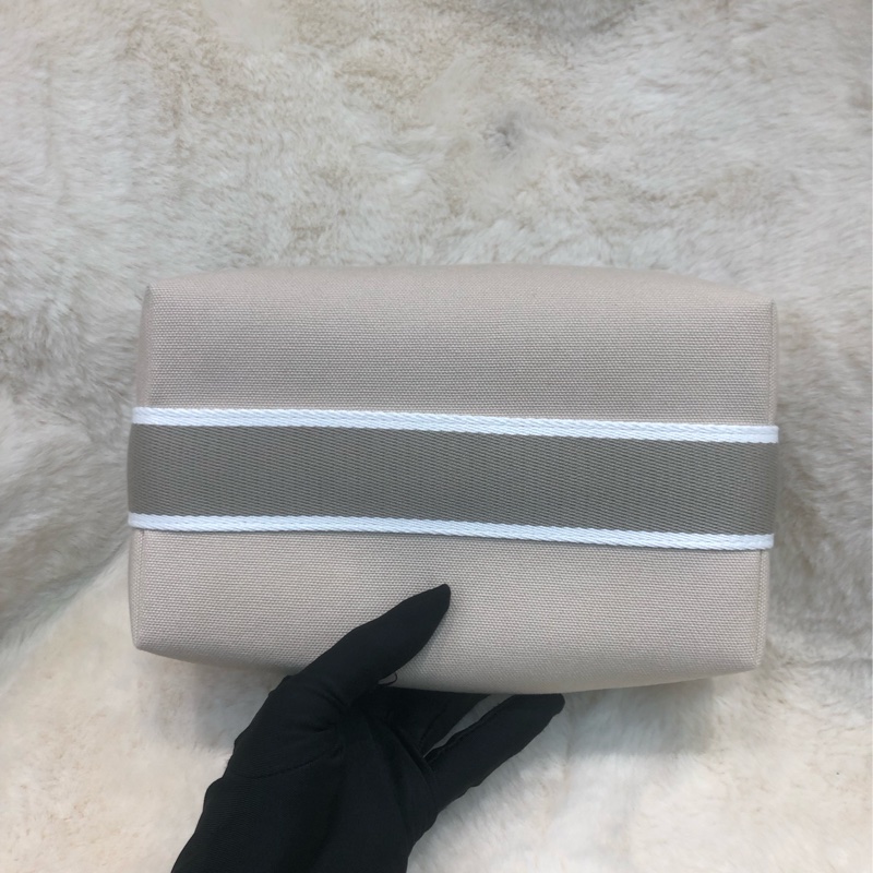 Hermes 米色飯盒包 XC536-4