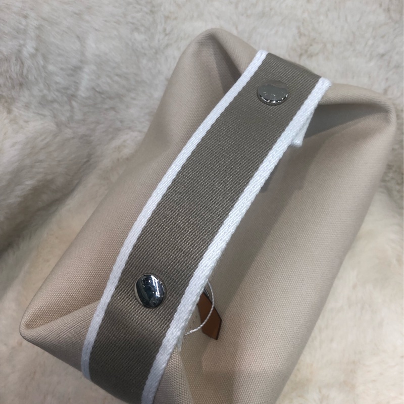 Hermes 米色飯盒包 XC536-5