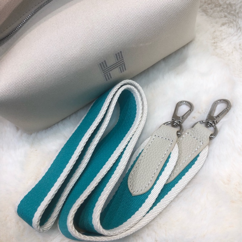 Hermes 米色飯盒包 XC536-7