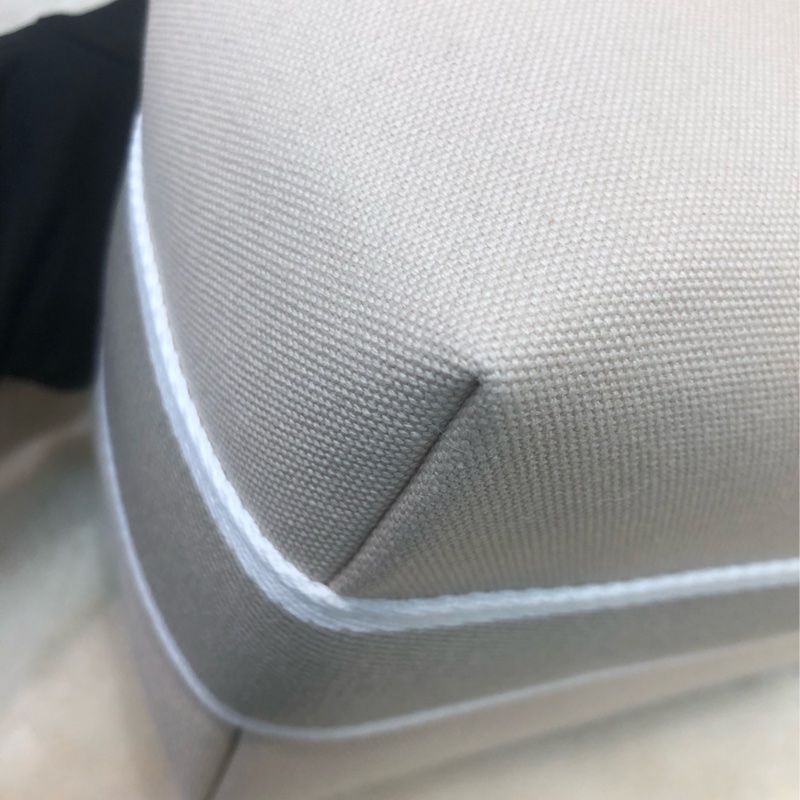 Hermes 米色飯盒包 XC536-10