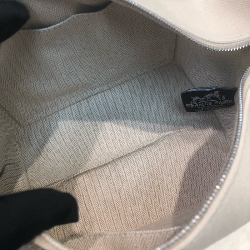 Hermes 米色飯盒包 XC536-14