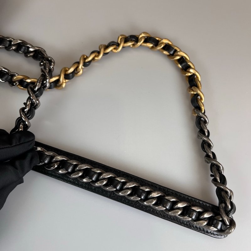 CHANEL 19包 小號 黑牛皮 保卡款29開-9