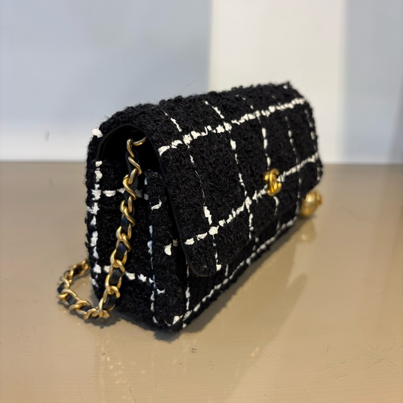 Chanel 黑毛呢Woc金球斜背鏈包AP3071-2
