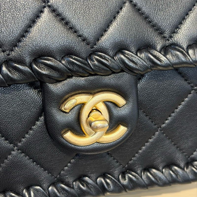 Chanel 黑羊皮肩斜背包AS2495-1