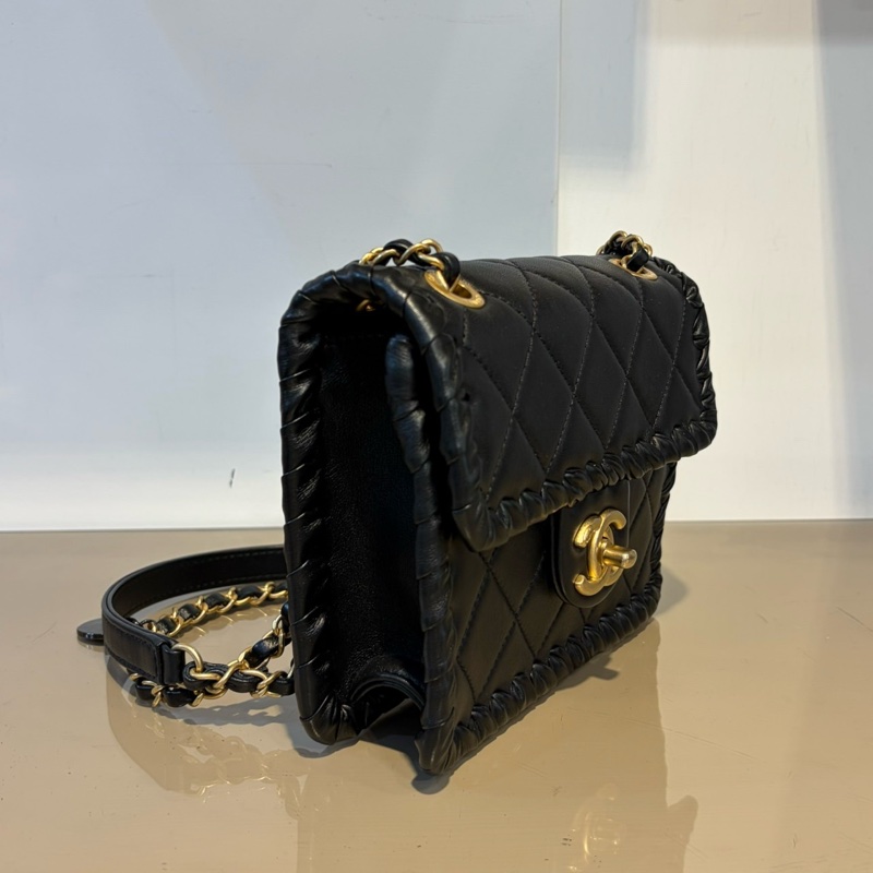 Chanel 黑羊皮肩斜背包AS2495-3