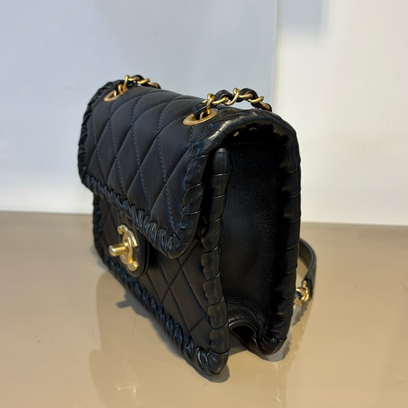 Chanel 黑羊皮肩斜背包AS2495-4
