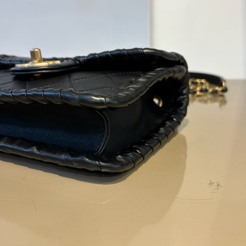 Chanel 黑羊皮肩斜背包AS2495-7