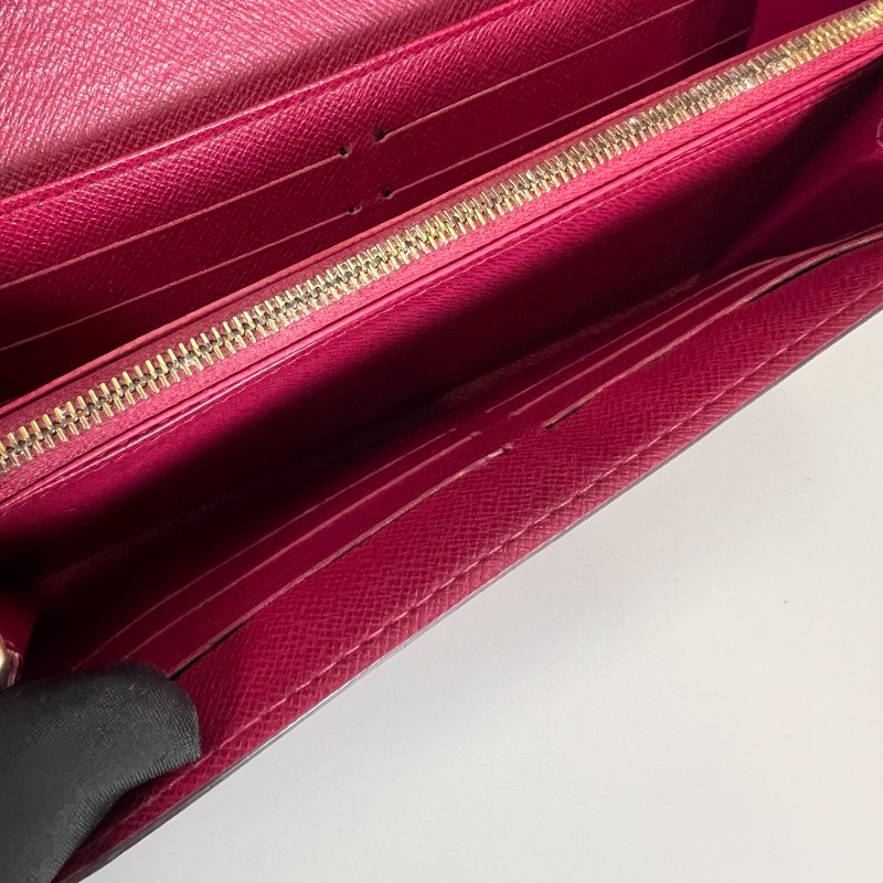 LV M62234 老花拼粉信封長夾-8