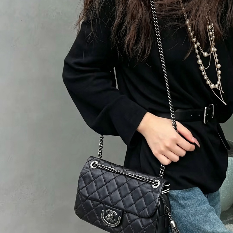 CHANEL香奈兒黑銀愛丁堡流蘇鏈條包💍💍-24