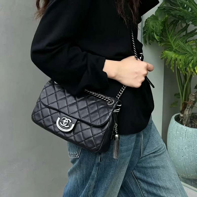 CHANEL香奈兒黑銀愛丁堡流蘇鏈條包💍💍-26