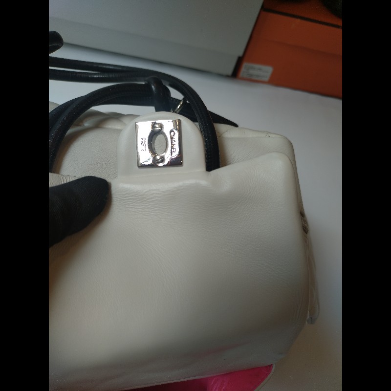 Chanel 黑白熊貓對色康朋多口袋機車包-36