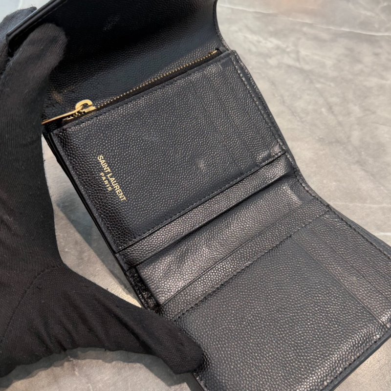 YSL 金字logo 荔枝皮三摺開釦短夾-2