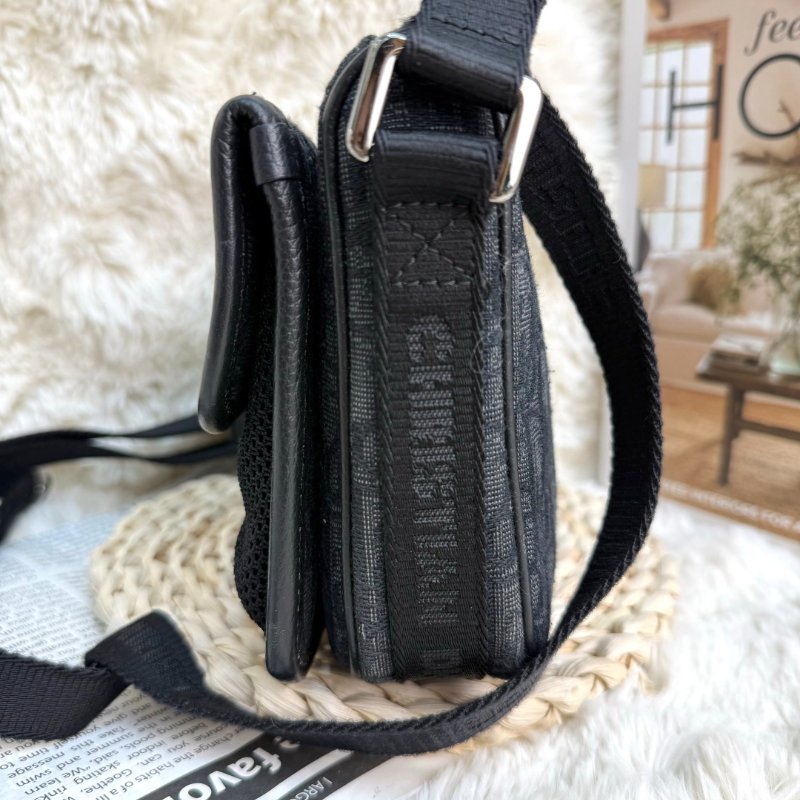 Dior 迷你 Dior 8 手袋(附肩带)-3