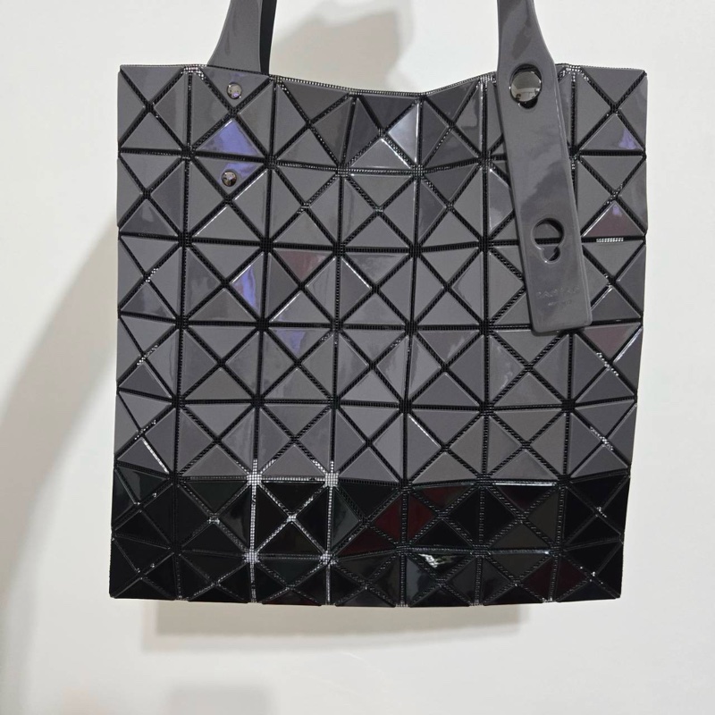 Issey Miyake 三宅一生 BaoBao 基本款 深灰色配黑色 拼色 7x7 肩背 手提包-2