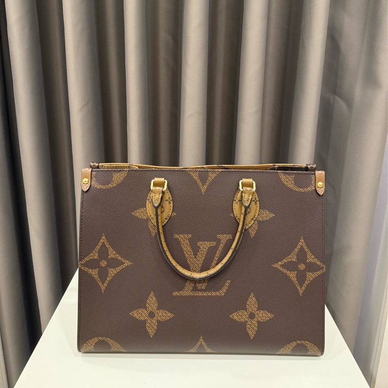 (極新美品）Louis vuitton路易威登LV on the goMM 全配2026購證-1