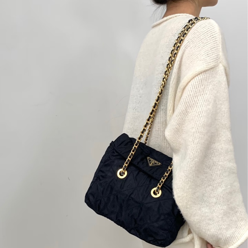 Prada 降落傘鏈條包-2