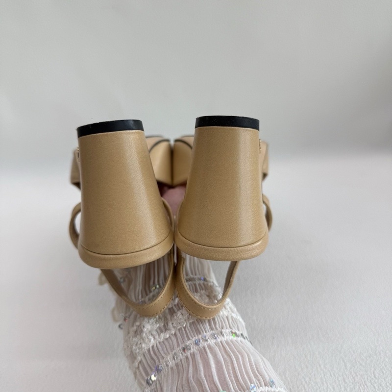 Chanel香奈兒Slingback 皮質 米黑色 37碼-5