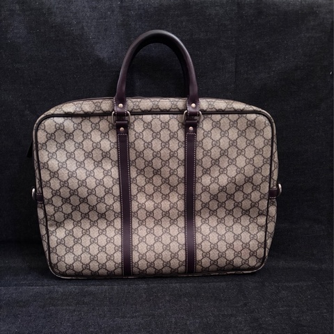 Gucci 老花公事包