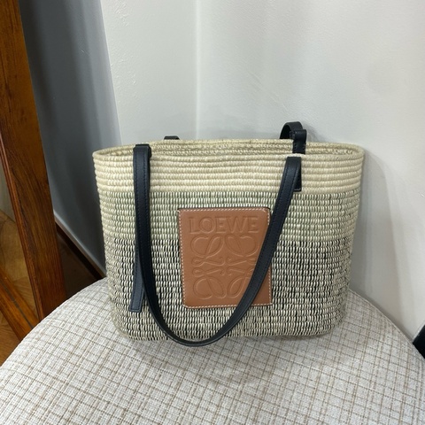 Loewe 拉菲草托特包 草編包