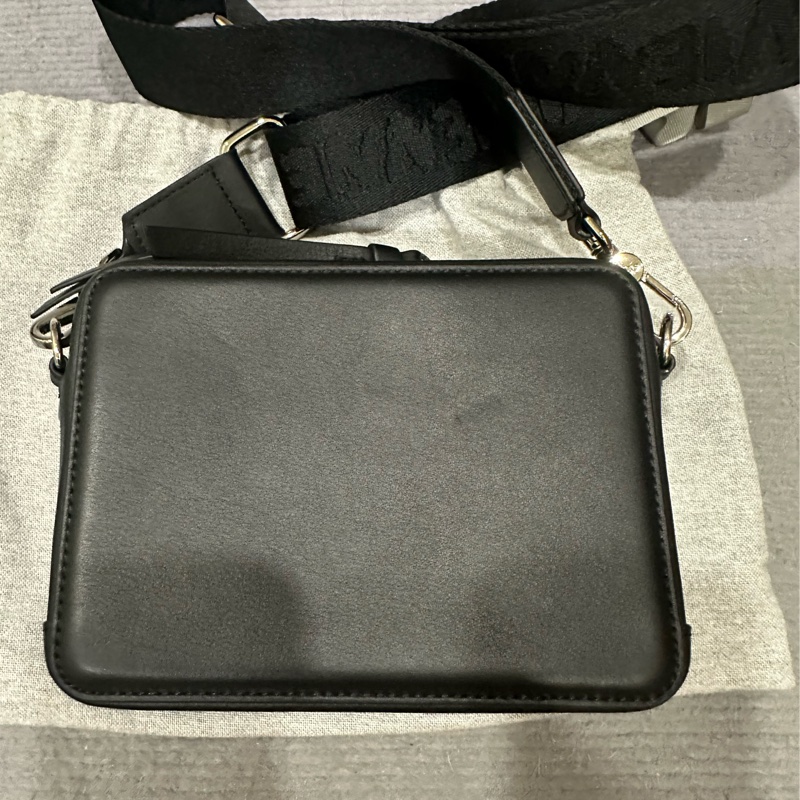 西太后Vivienne Westwood 皮革方型相機包-1