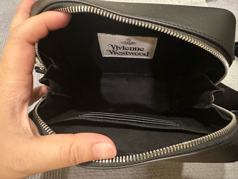 西太后Vivienne Westwood 皮革方型相機包-2