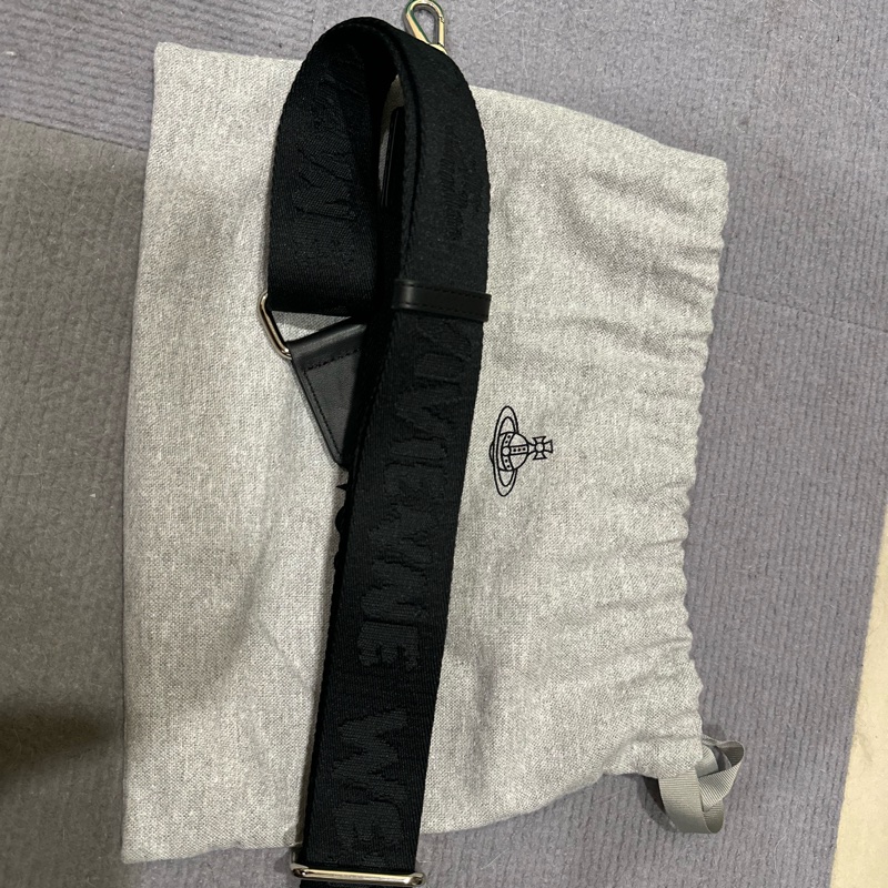 西太后Vivienne Westwood 皮革方型相機包-14