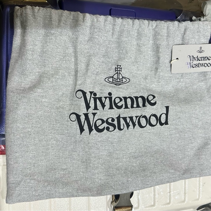 西太后Vivienne Westwood 皮革方型相機包-15