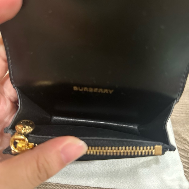 BURBERRY 黑色皮革圓形金扣零錢包-2