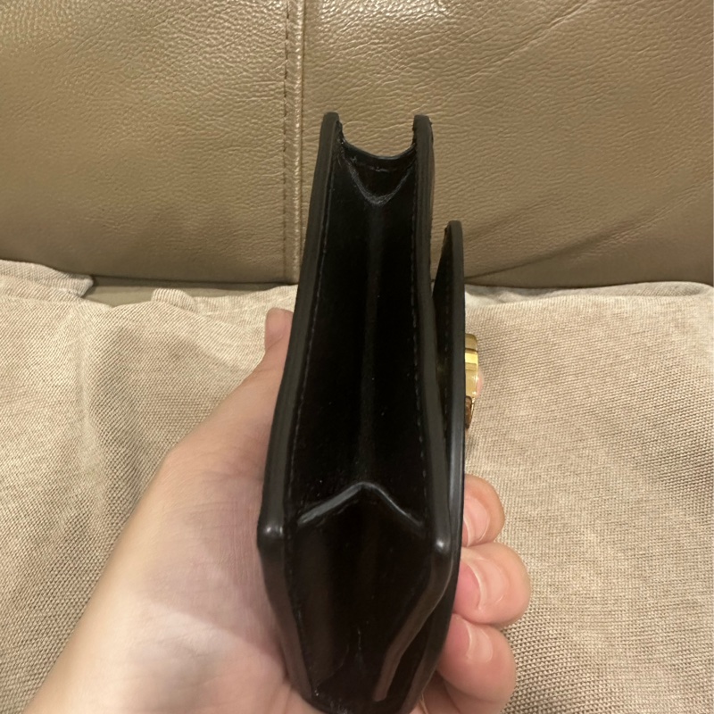 BURBERRY 黑色皮革圓形金扣零錢包-6