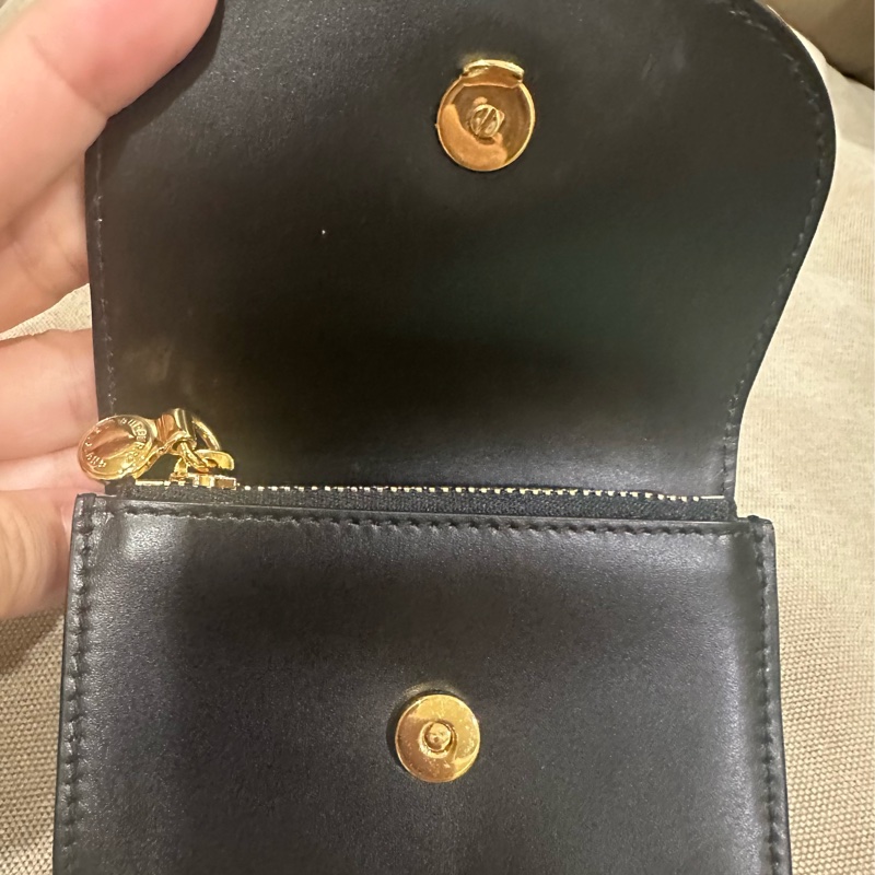 BURBERRY 黑色皮革圓形金扣零錢包-12