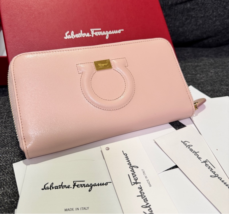 Salvatore Ferragamo 專櫃正品 粉色 大長夾 發財包-0