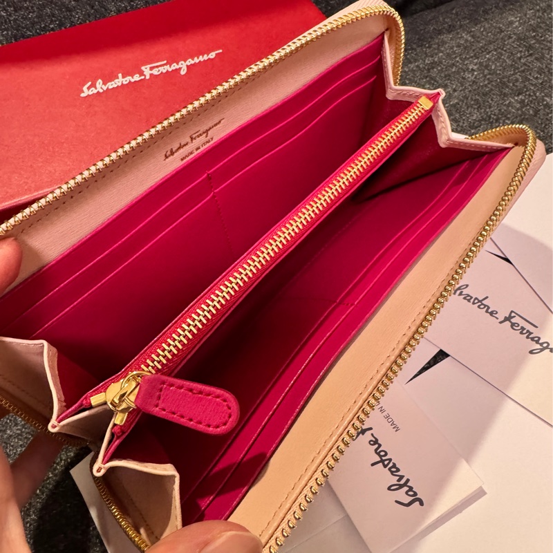 Salvatore Ferragamo 專櫃正品 粉色 大長夾 發財包-3