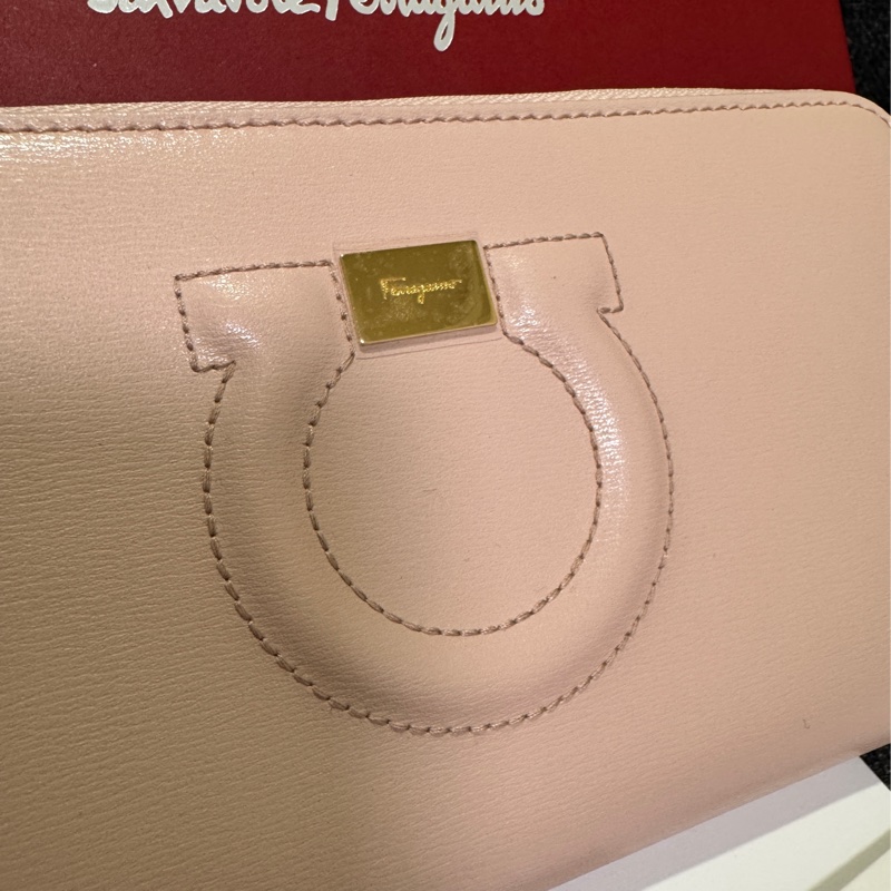 Salvatore Ferragamo 專櫃正品 粉色 大長夾 發財包-6