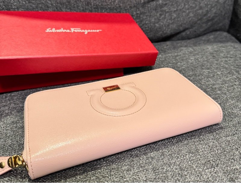 Salvatore Ferragamo 專櫃正品 粉色 大長夾 發財包-8