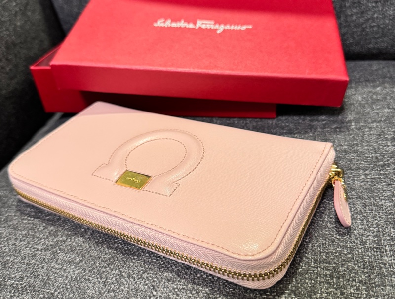 Salvatore Ferragamo 專櫃正品 粉色 大長夾 發財包-9