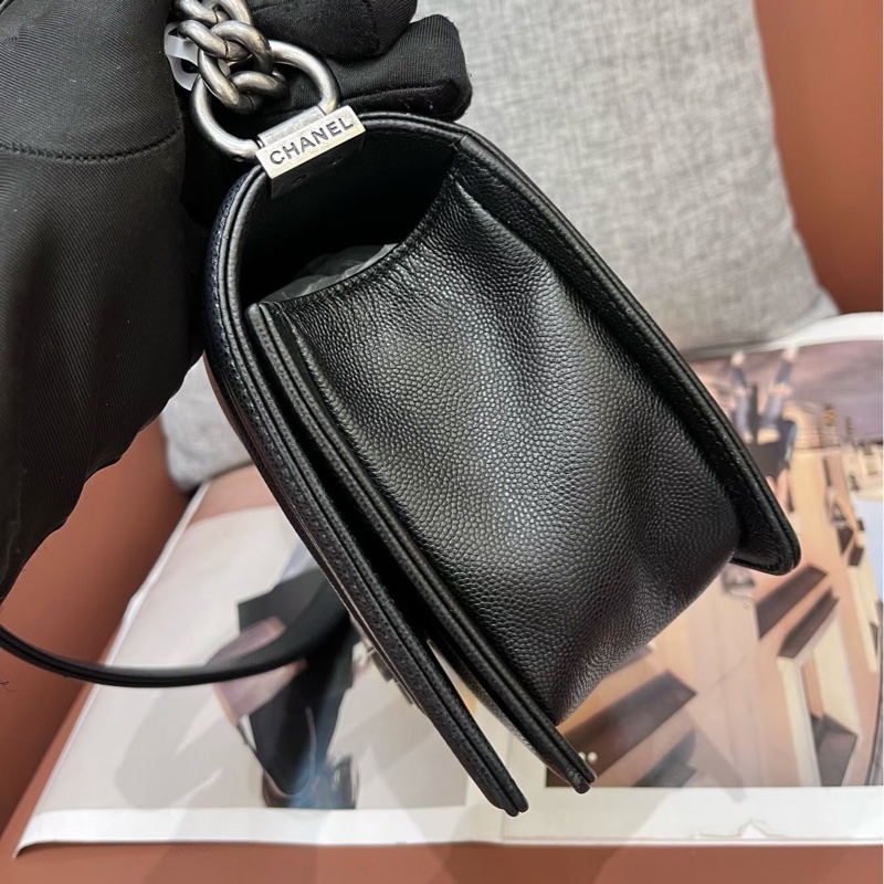 Chanel香奈兒荔枝皮V紋黑銀牛皮leboy中號 24開-3