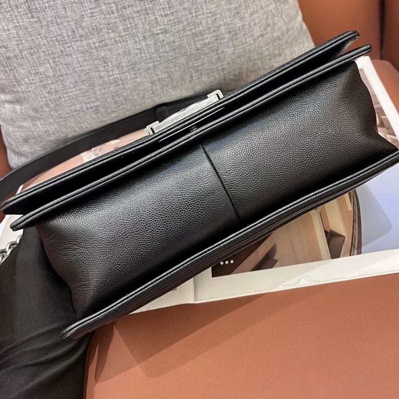 Chanel香奈兒荔枝皮V紋黑銀牛皮leboy中號 24開-4