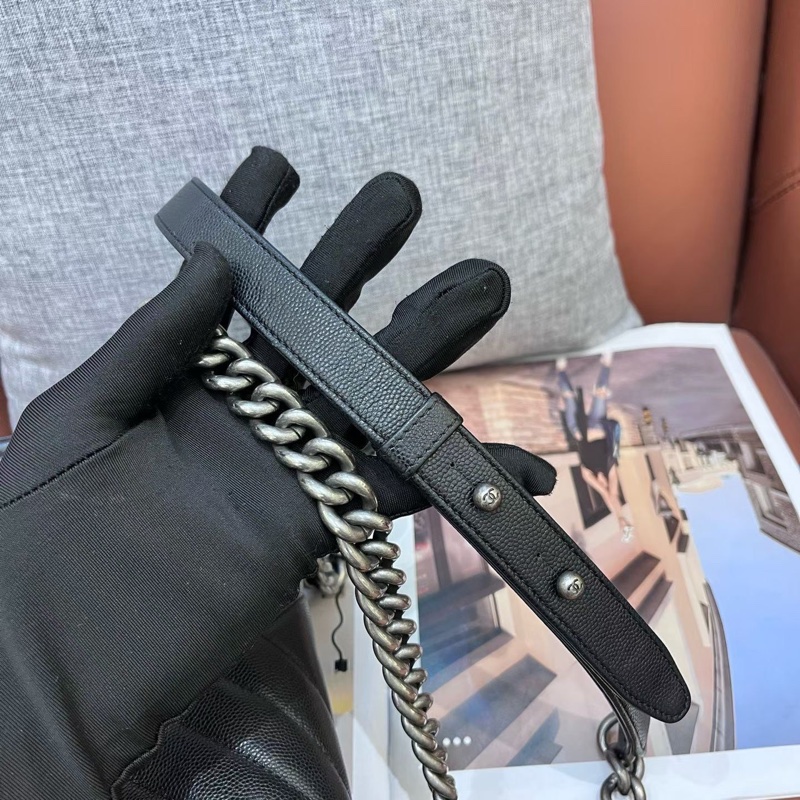 Chanel香奈兒荔枝皮V紋黑銀牛皮leboy中號 24開-8