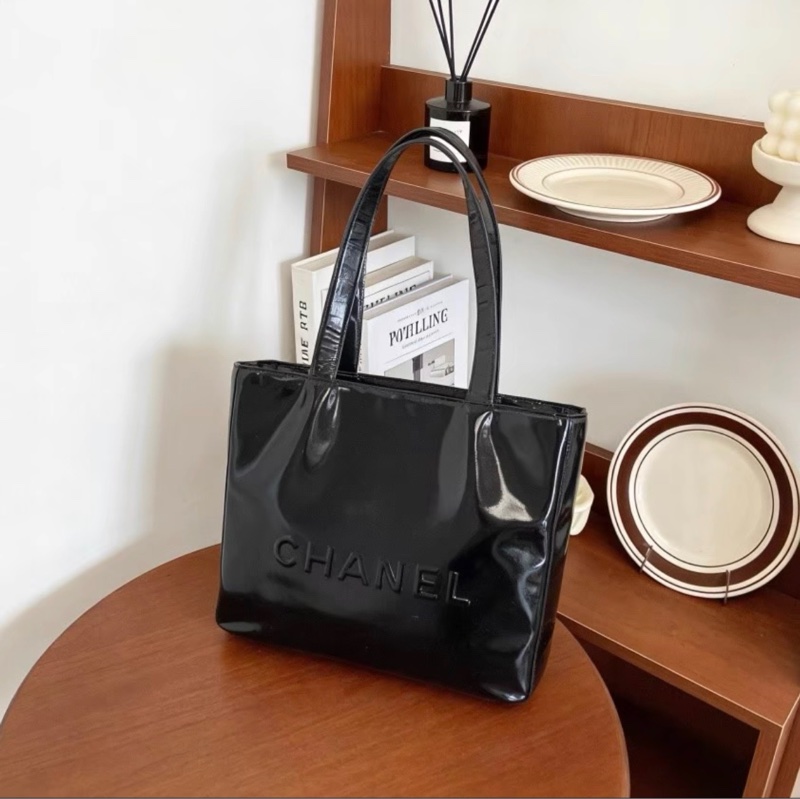 Chanel香奈兒大logo漆皮托特包單肩包-0