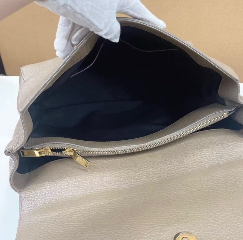 YSL聖羅蘭大象灰金扣手提包-3