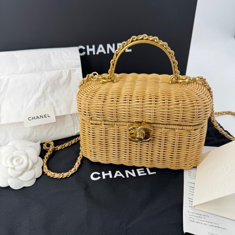 Chanel Cruise 2025/26 Braided Rattan & Gold-Tone Metal Beige Vanity Case