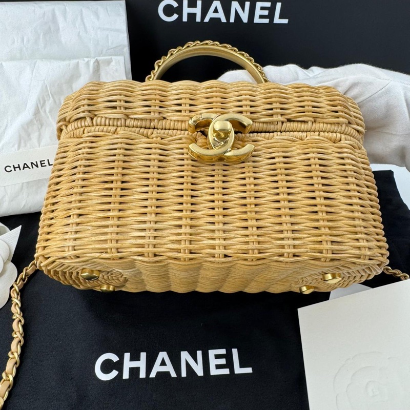 Chanel Cruise 2025/26 Braided Rattan & Gold-Tone Metal Beige Vanity Case-5